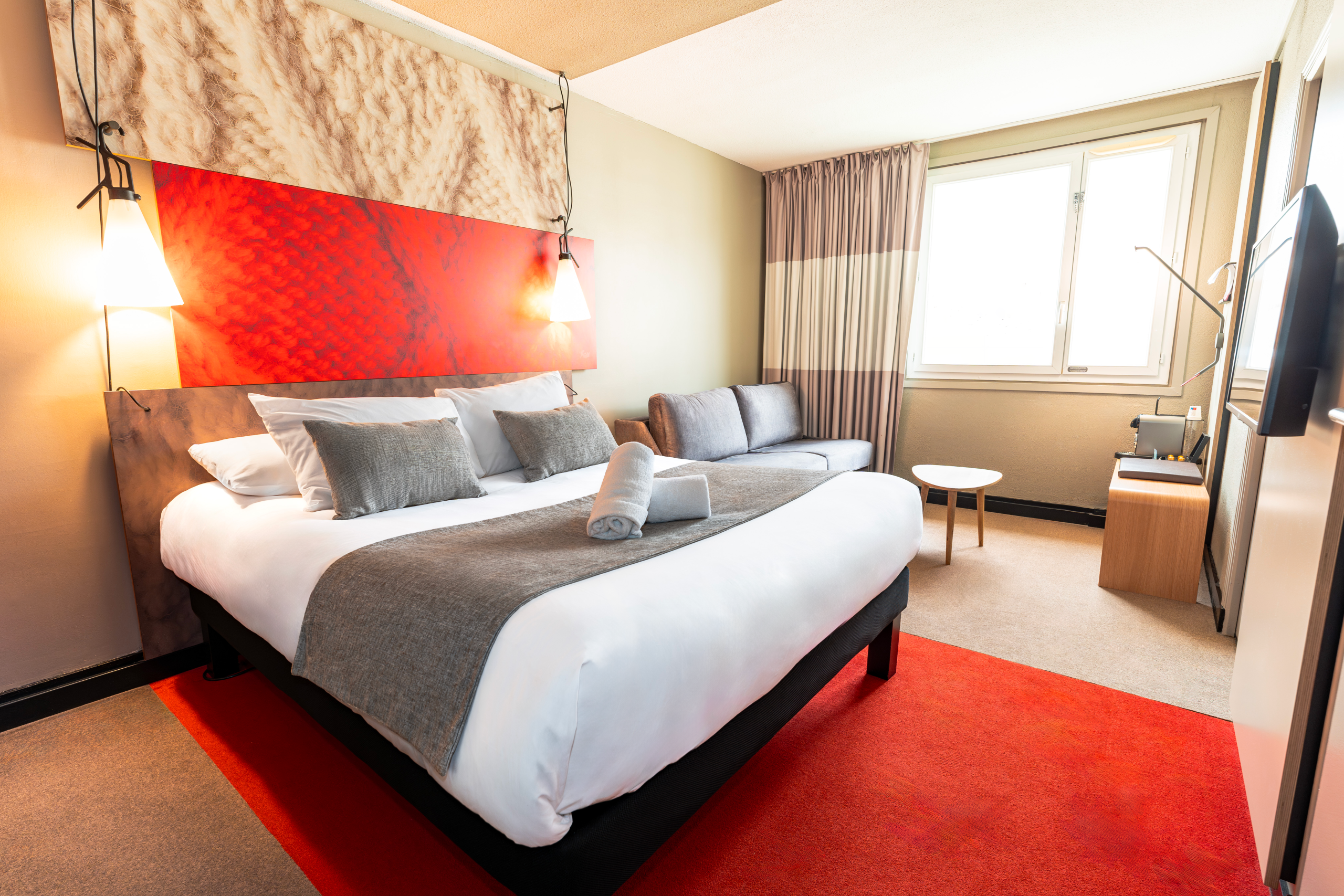 IBIS Lourdes