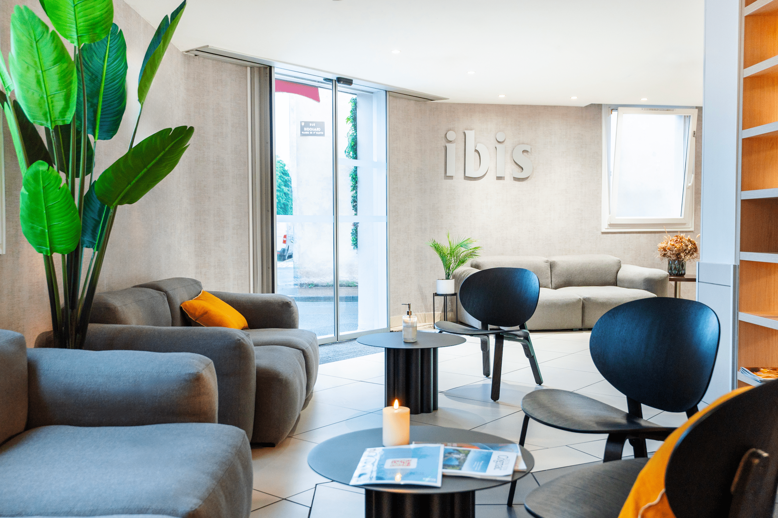 IBIS — hôtellerie